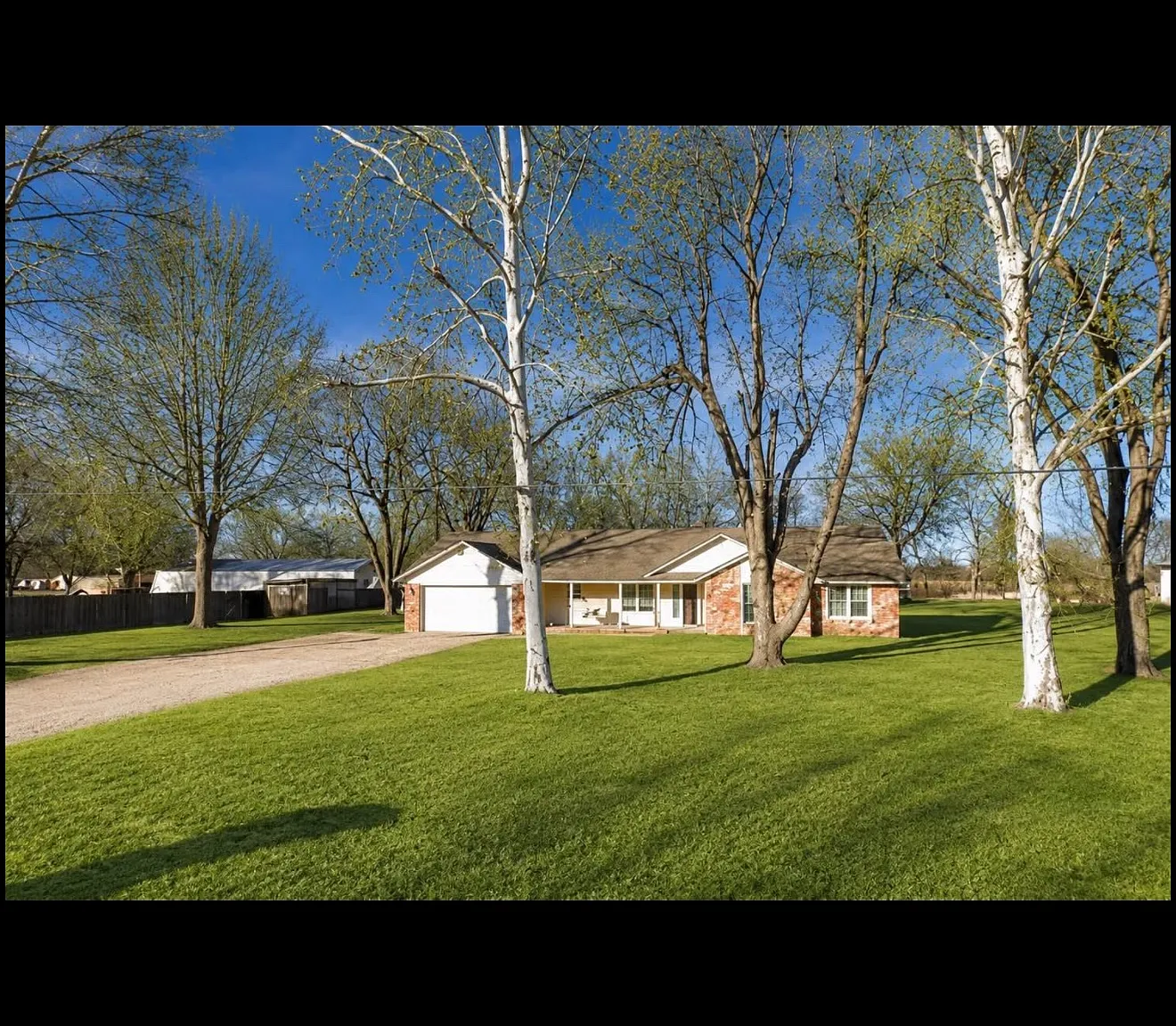 4 bed, 2.5 bath, 2000 sqft, $2,000 — Photo 1