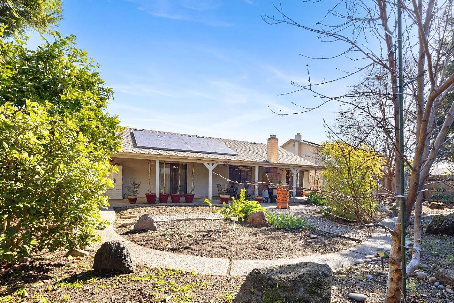 3 bed, $5,000 — Photo 1