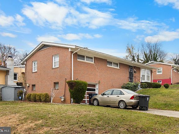 2nd image of 419 Hayworth Pl