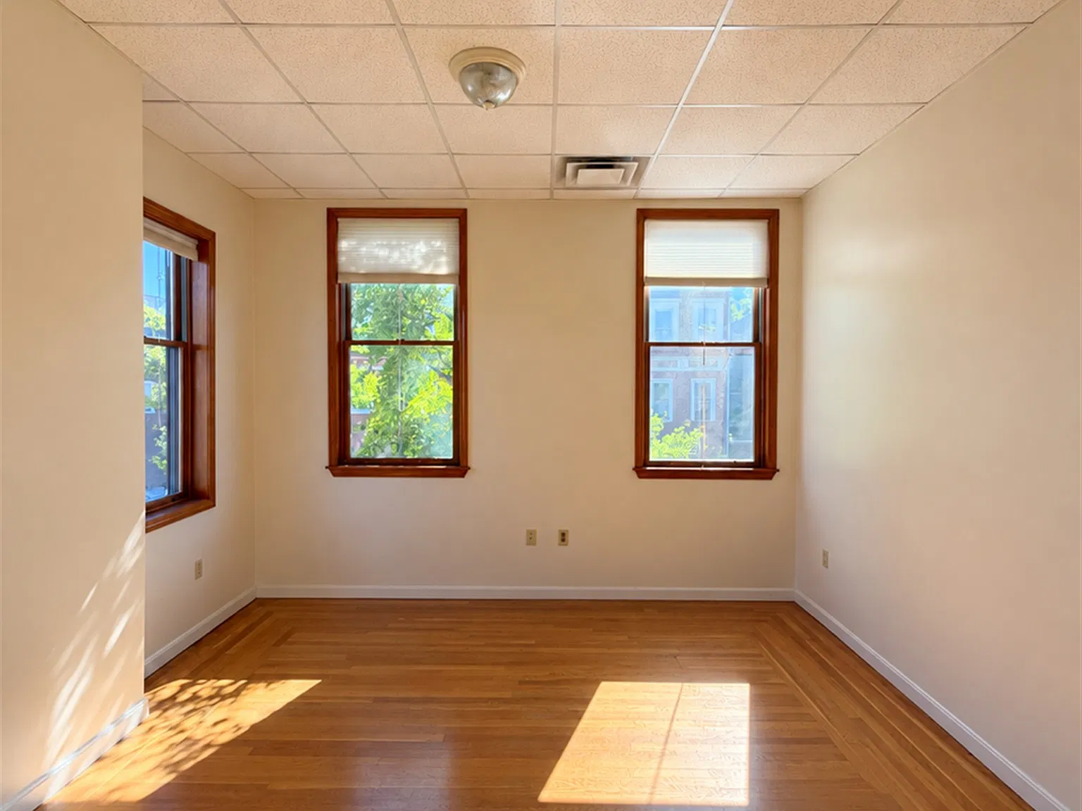 1 bed, 500 sqft, $2,200 — Photo 3