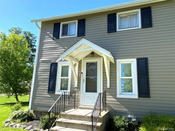 505 E Frank St, Fowlerville, MI 48836