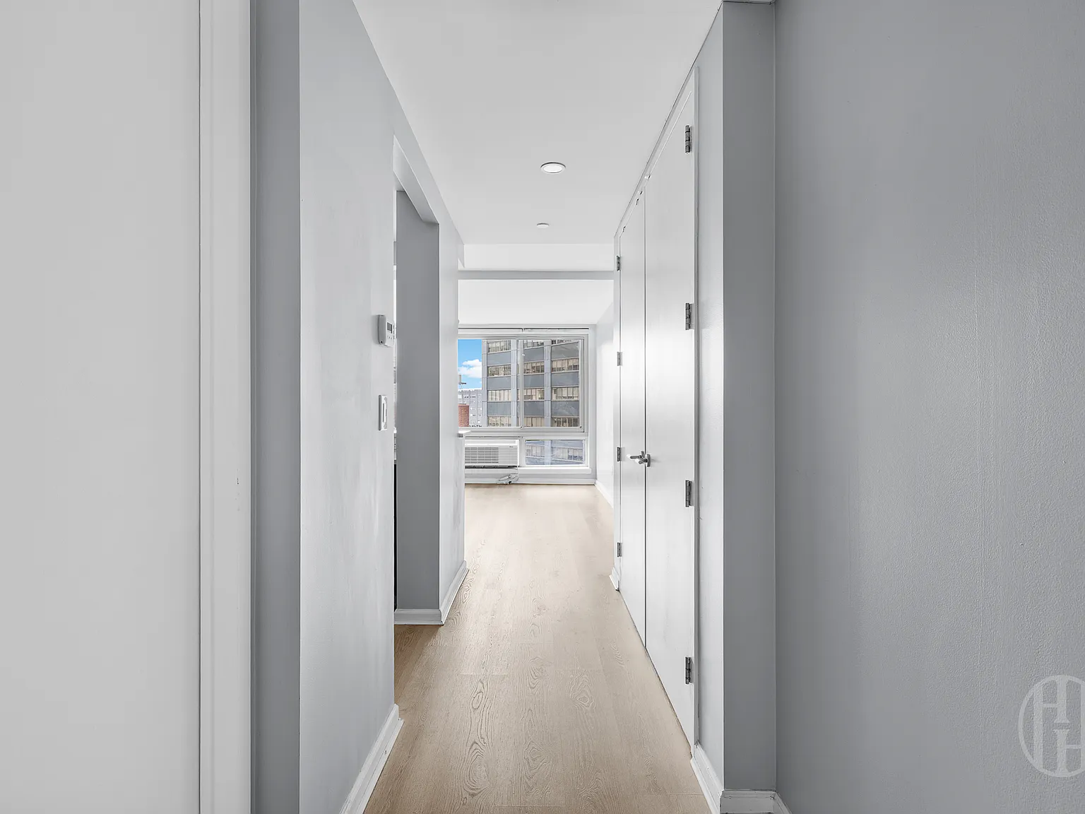 13-11 Jackson Avenue — Photo 2