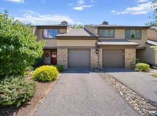 12 Sandburg Ct, Mahwah, NJ 07430