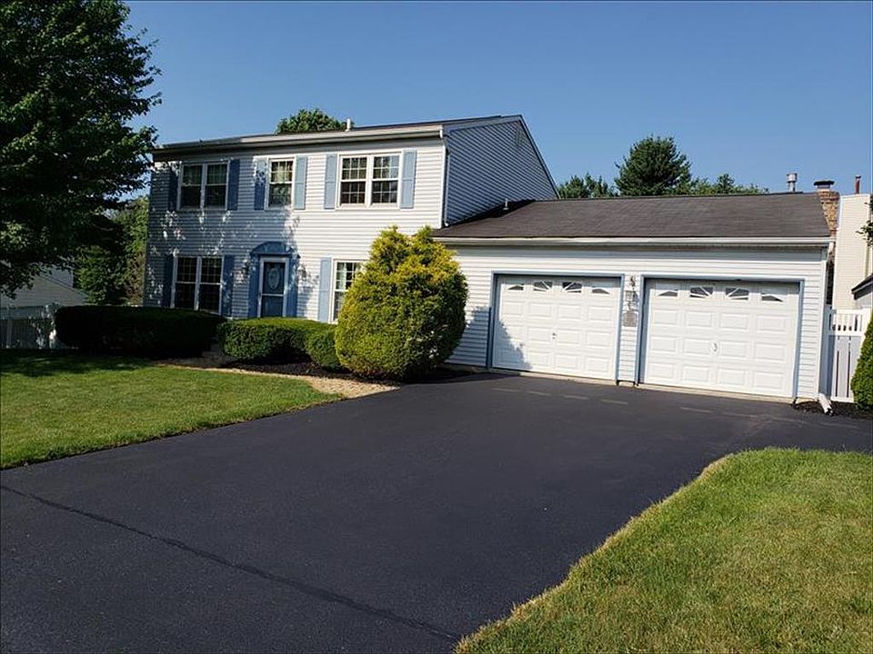 1st image of 128 Ramblewood Dr