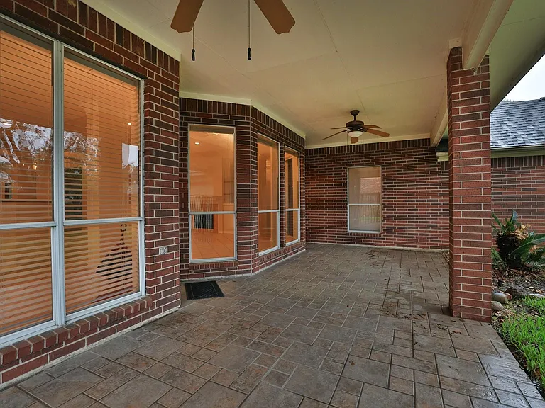 17222 Leeside Dr — Photo 27