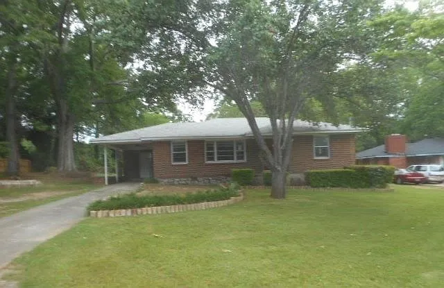 110 Woodhaven Dr photo 1