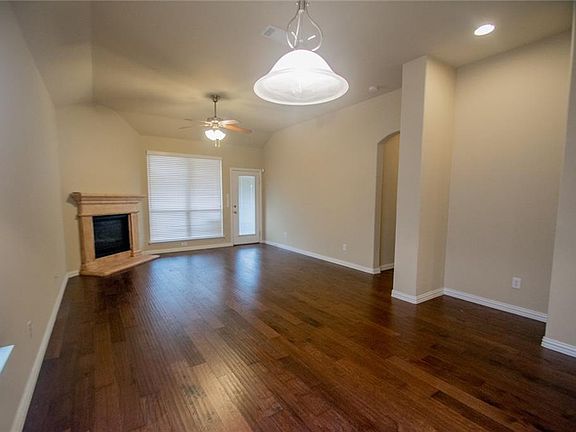 3rd image of 7324 Desert Willow Dr