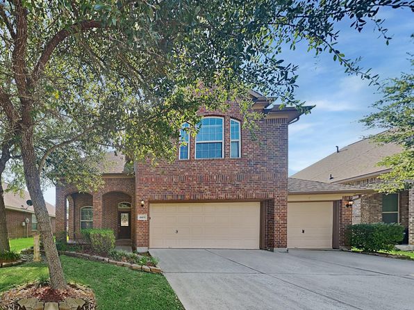 6815 Hunters Way Ln