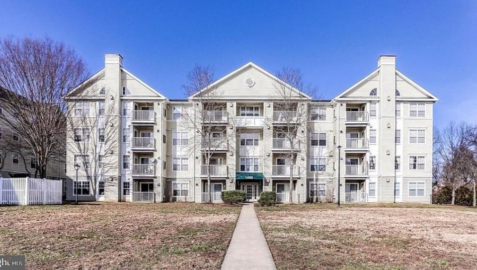 1st image of 14000 Farnsworth Ln APT 3403