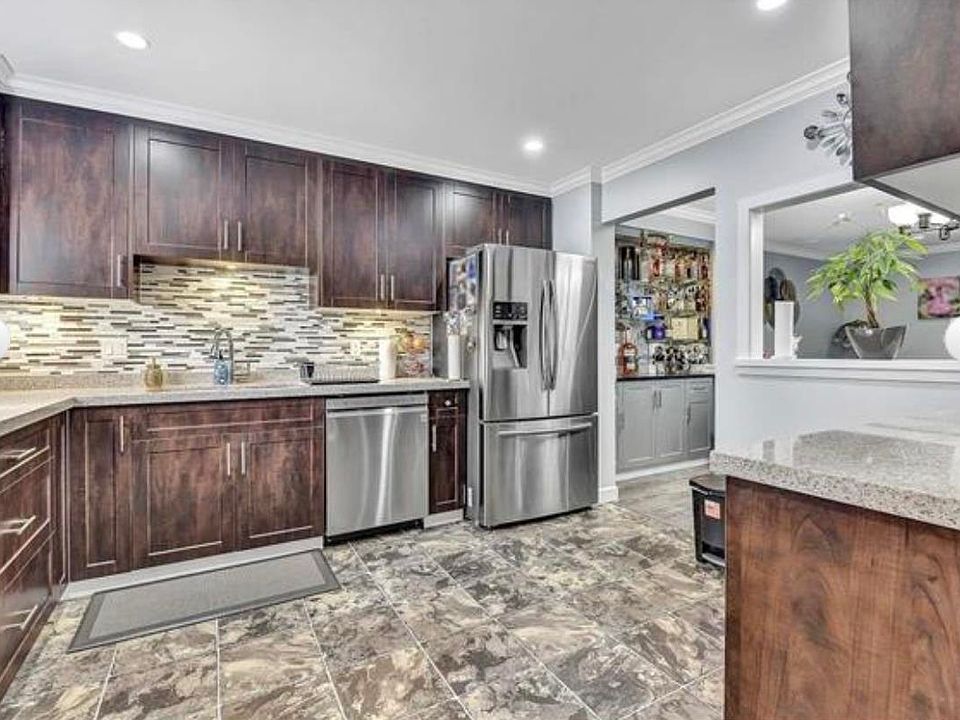 1st image of 13734 67th Ave #184