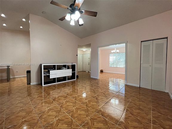 3rd image of 21250 NE 9th Ct APT 4