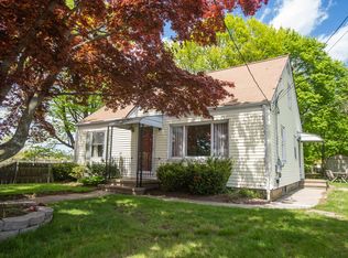 245 Bateman Ave, Cranston, RI 02920