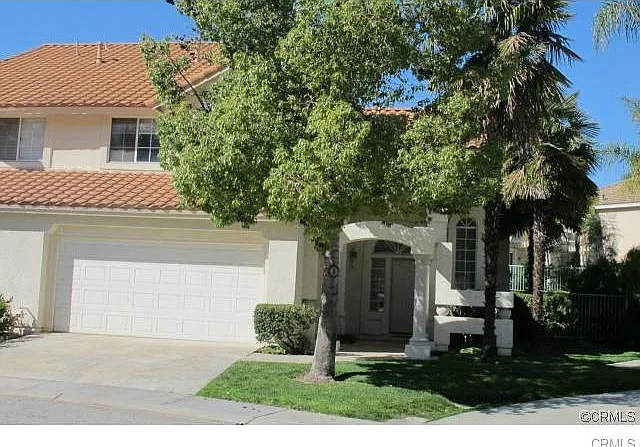 3 bed, 1856 sqft, $3,900 — Photo 2