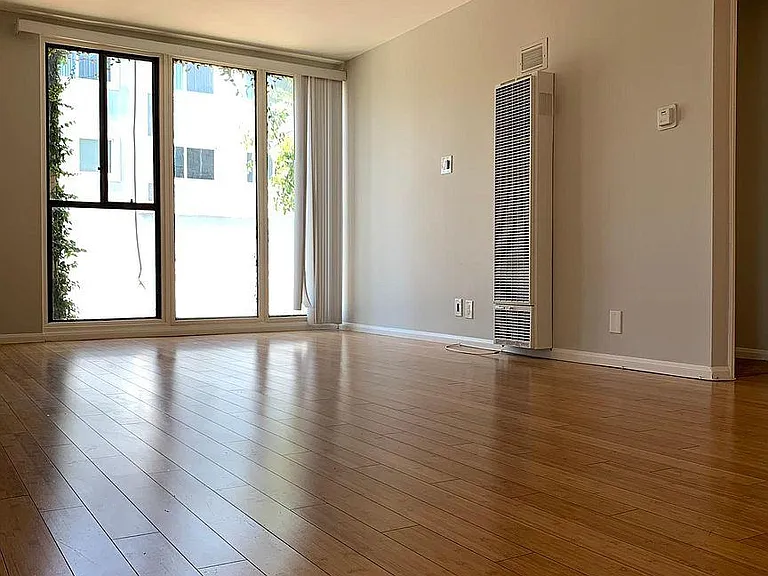 702 Manhattan Beach Blvd #J — Photo 18