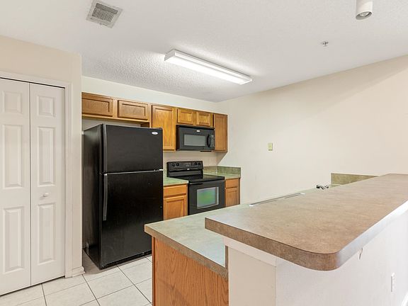 3rd image of 3610 Kirkpatrick Cir Unit 11