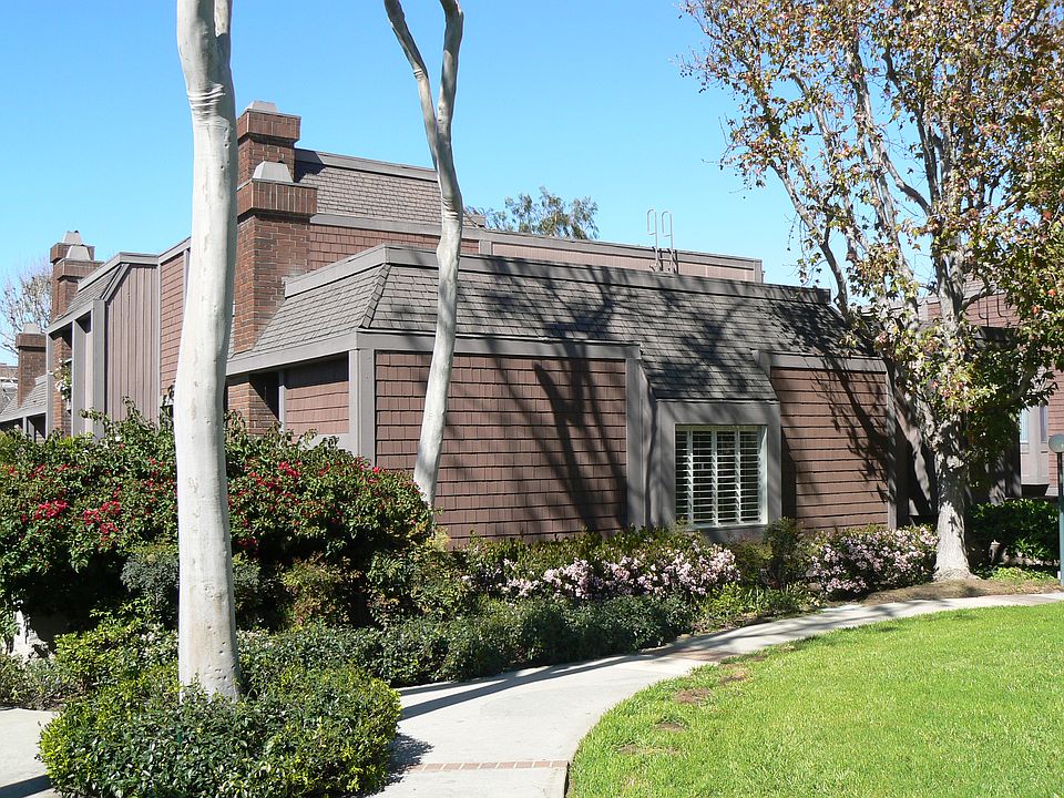 Best location & end unit