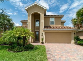 2395 Heydon Cir E, Naples, FL 34120