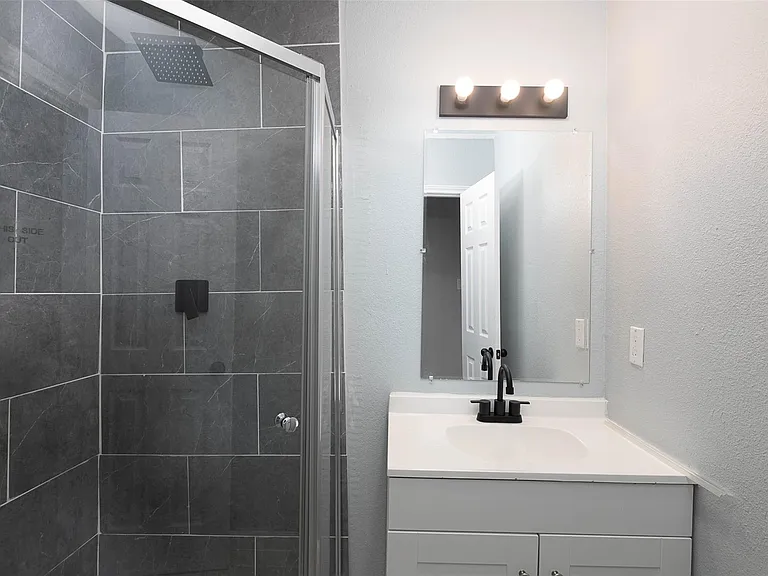 3205 Stallings Dr — Photo 13