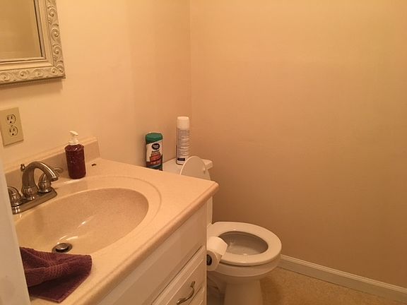 5th image of 8 Coventry Dr