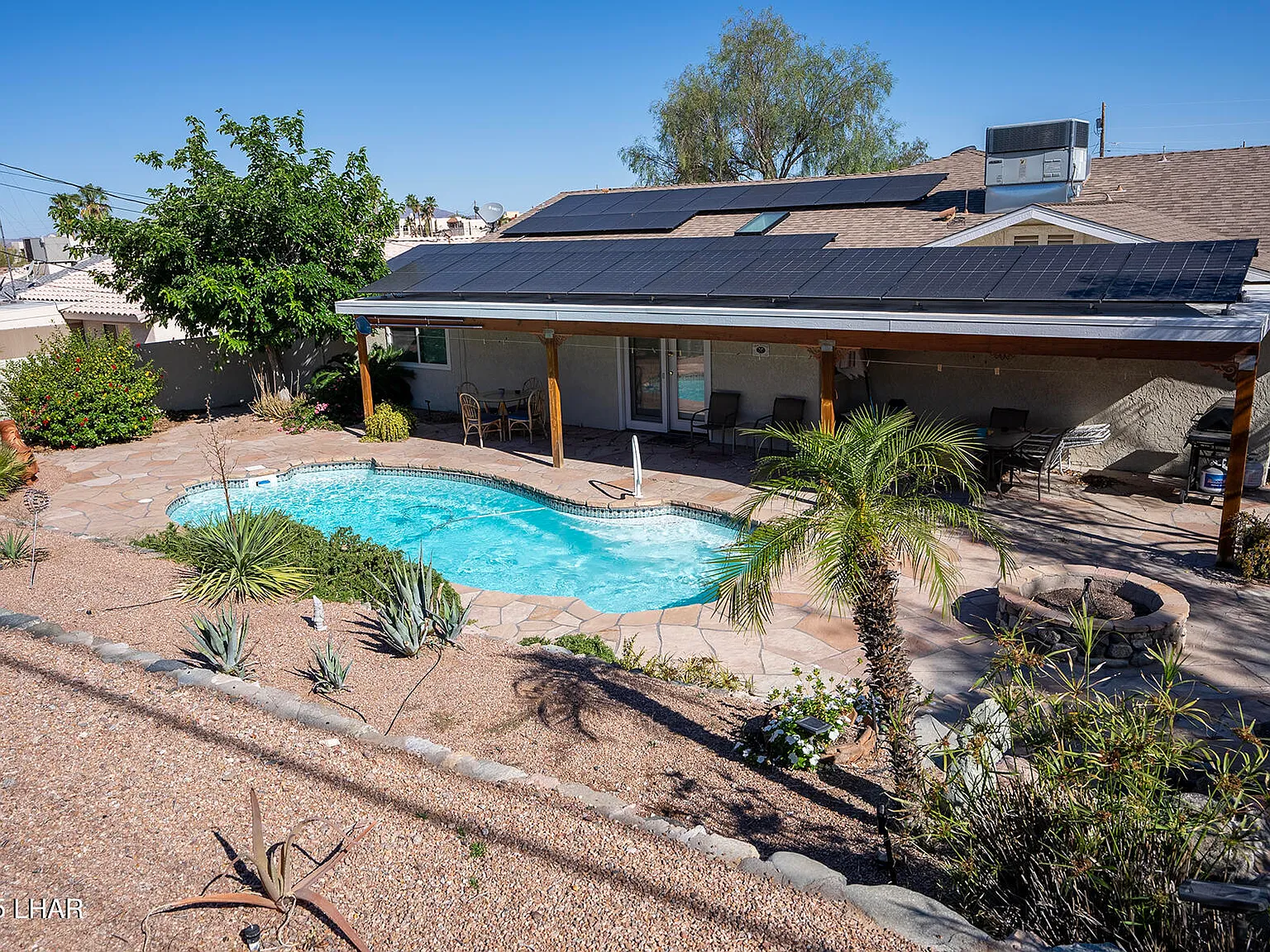 3 bed, 2.0 bath, 2263 sqft, $3,000 — Photo 4