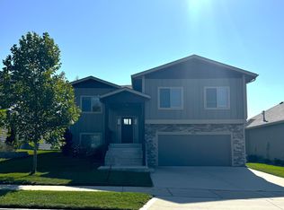 932 Silver Rain Rd, Lawrence, KS 66049