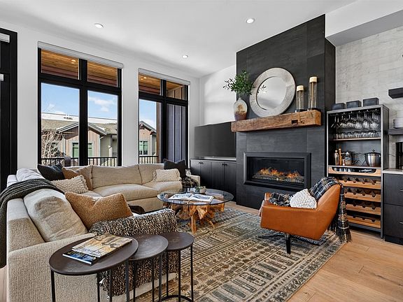 4th image of 1270 Eagle Glen Drive UNIT B