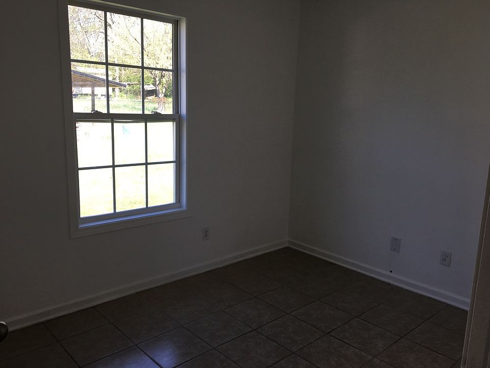 2nd image of 304D White St
