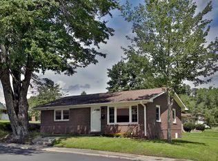 819 1st Ave W, Hendersonville, NC 28739