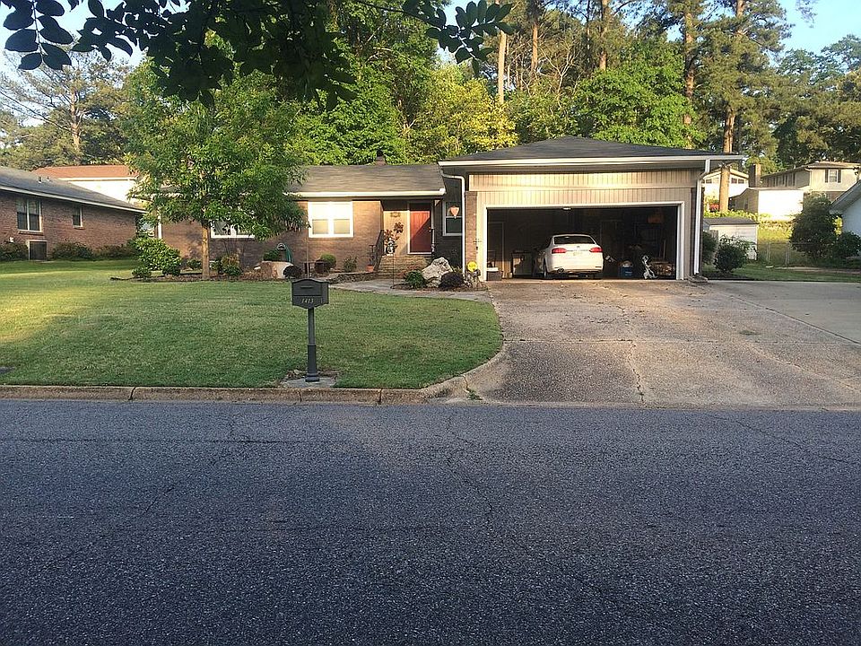 1st image of 1413 26th Ave E