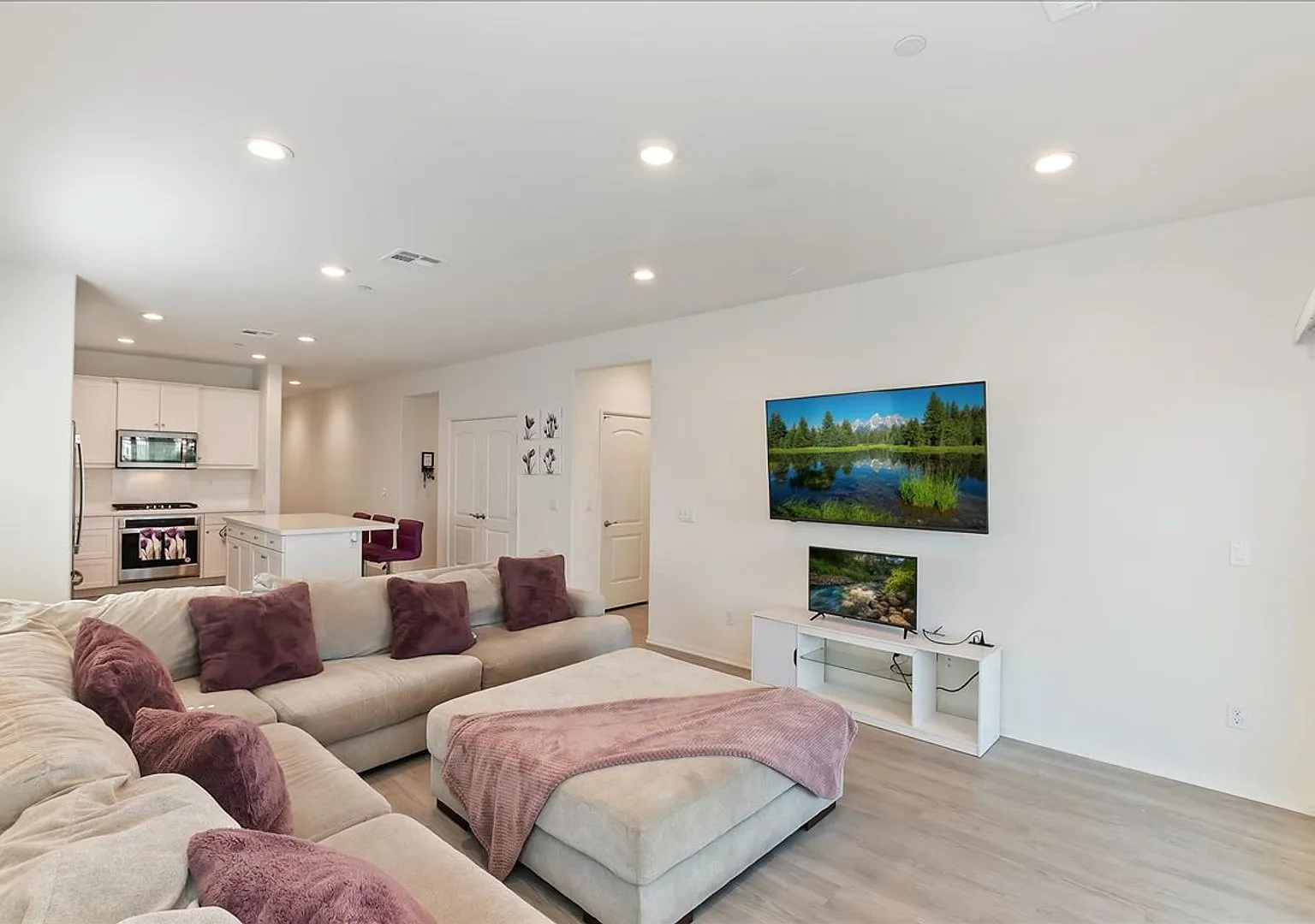 Charming 3-Bedroom Home on Golf Course in Beaumont Move-In Ready! — Photo 3