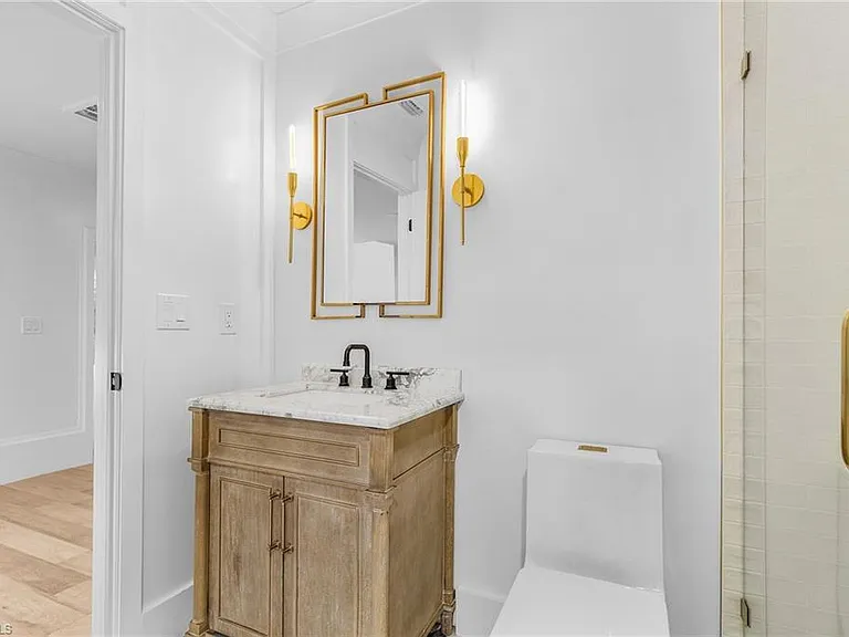 6155 Standing Oaks Ln — Photo 33