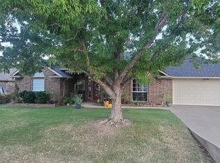 4020 Country Meadows Cir, Granbury, TX 76049