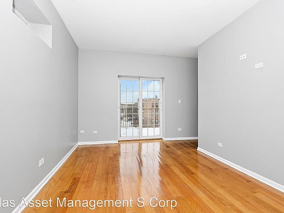 3rd image of 6631 S Woodlawn Ave #3N
