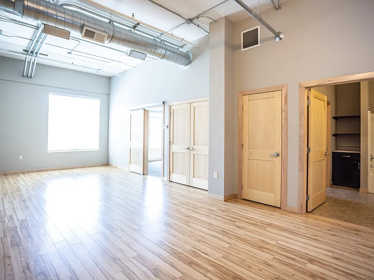 Uptown Exchange Lofts — Photo 24