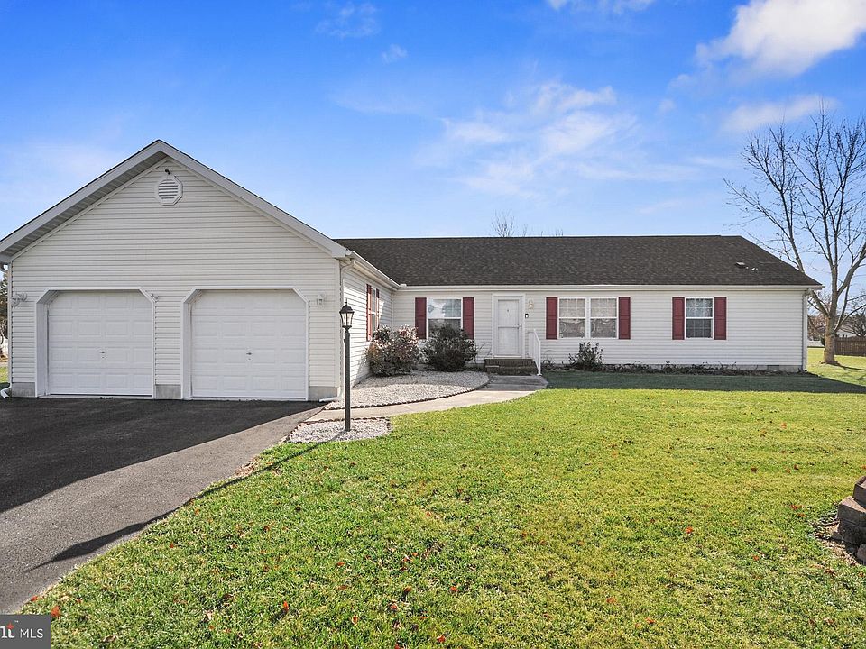 1st image of 80 Winterhaven Dr