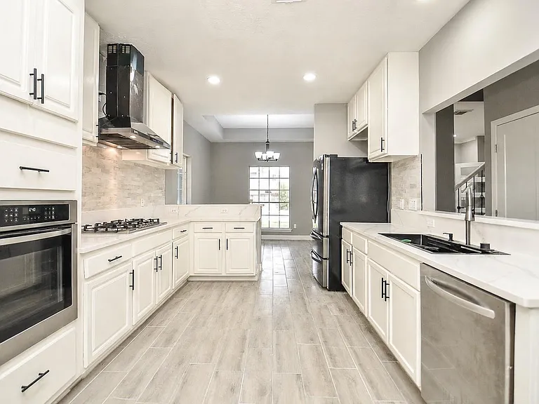 9211 Abbey Chase Ln — Photo 10