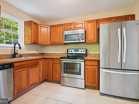 3rd image of 658 Paddle Wheel Ct W