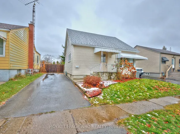 40 Shakespeare Ave, Saint Catharines, ON L2R 6M6