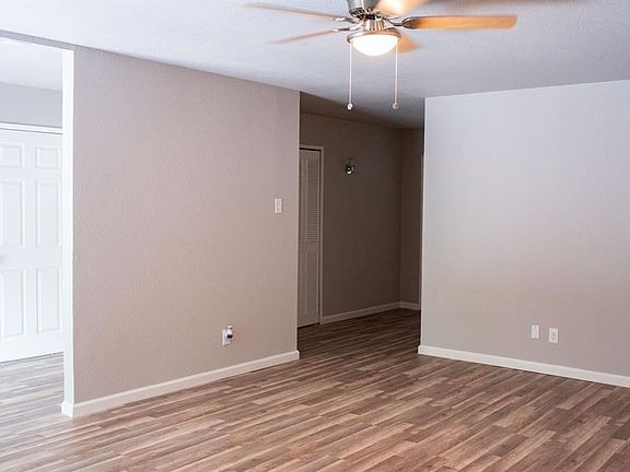 4th image of 1114 Hillwood Dr