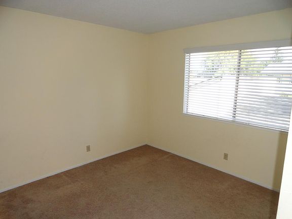 2nd image of 1059 Regency Knoll Dr