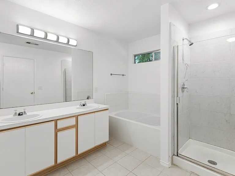 1004 Greenbend Dr — Photo 11