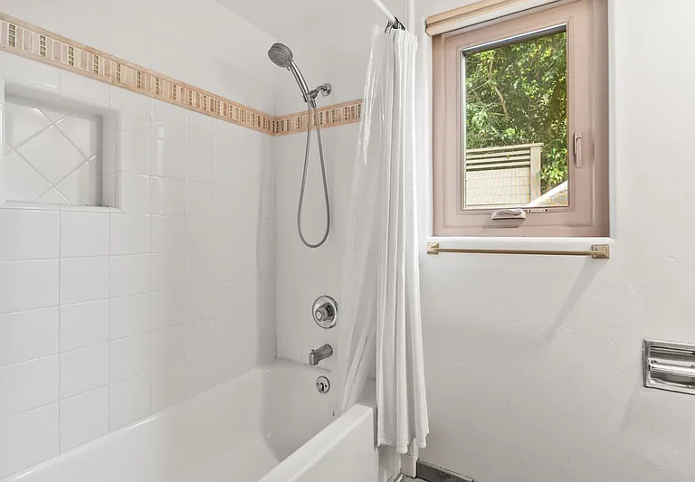 2594 Montgomery Ave #1 — Photo 15