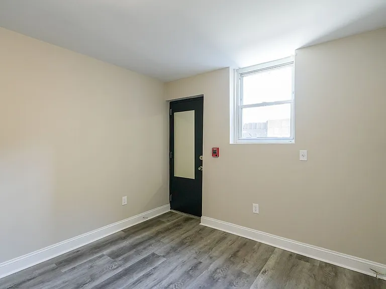 1335 S 8th St — Photo 29