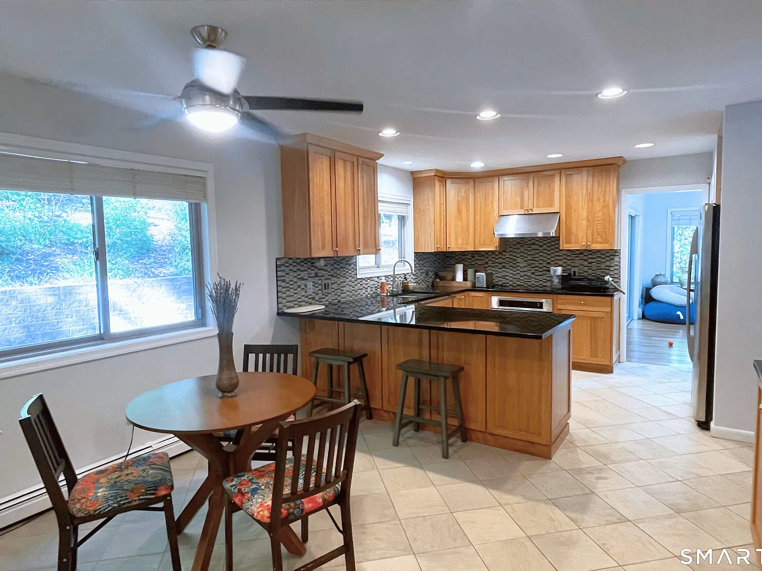 3 bed, 2.5 bath, 2359 sqft, $4,500 — Photo 3