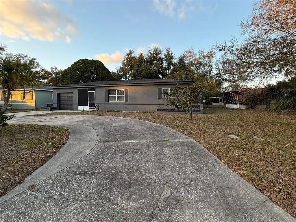 2 bed, 1.0 bath, 920 sqft, $2,400 — Photo 3