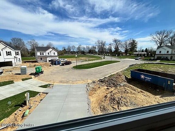 3rd image of 8804 Fairmount Rd