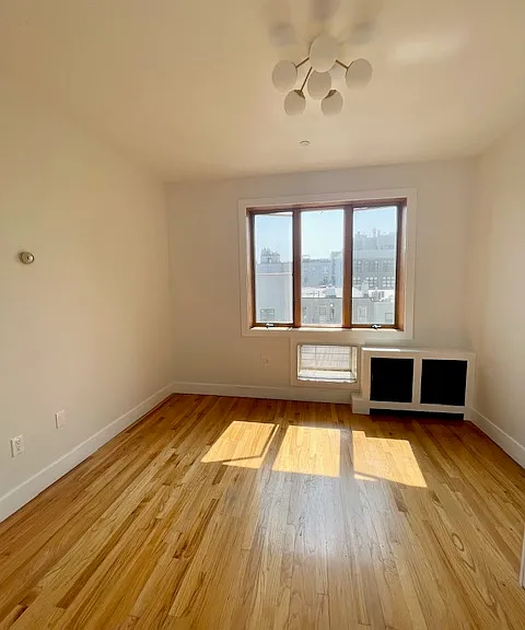 527 Leonard St #7 — Photo 7
