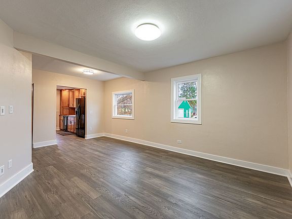 5th image of 917 Willard Ave