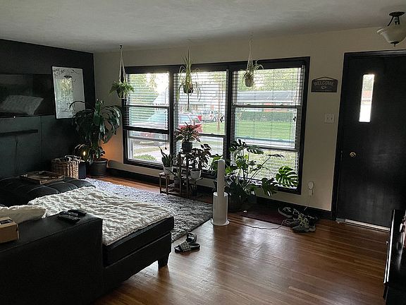 3rd image of 217 Elliott Dr