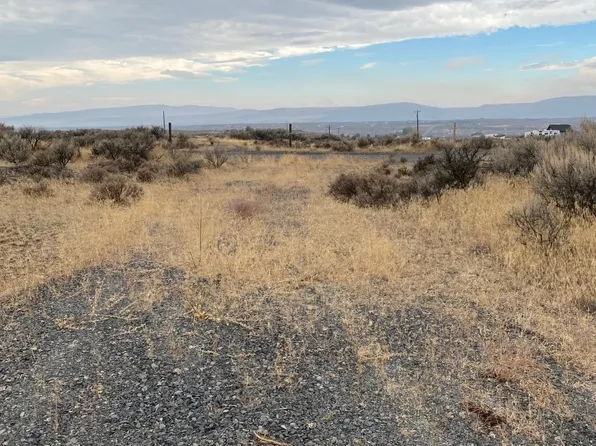 4915 W Coyote Trail, Ephrata, WA 98823